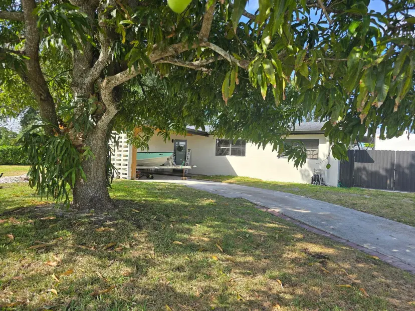 Picture of 800 Hibiscus Drive, Royal Palm Beach FL 33411