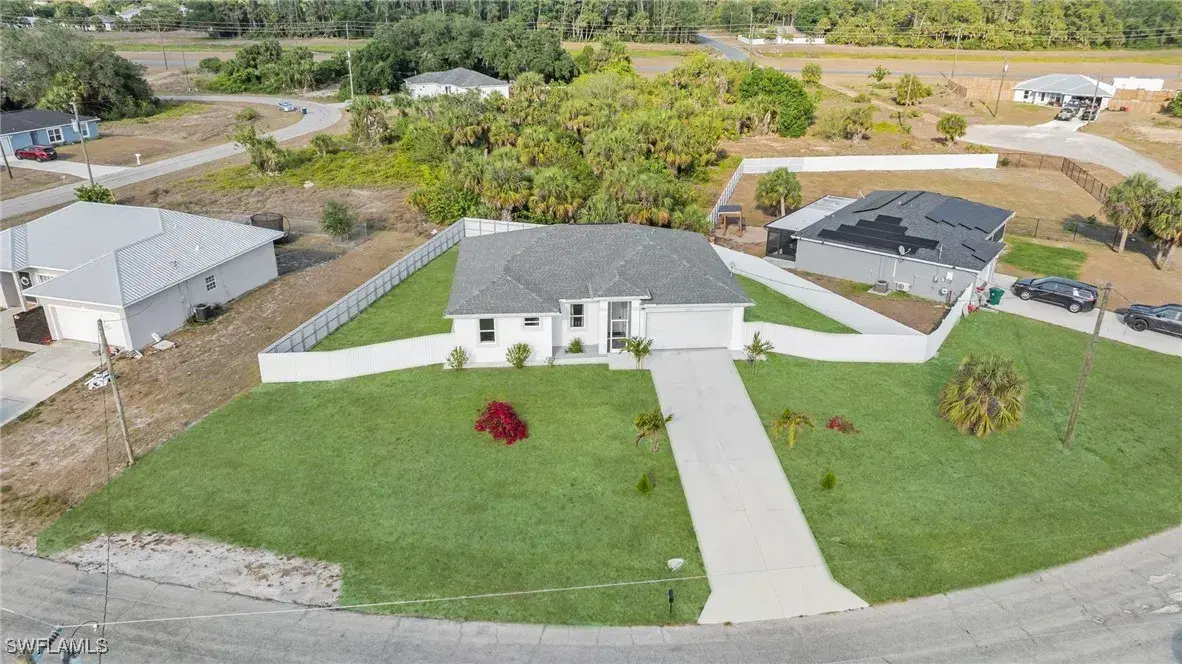 Picture of 1049 Canoe Ct, Labelle, FL 33935