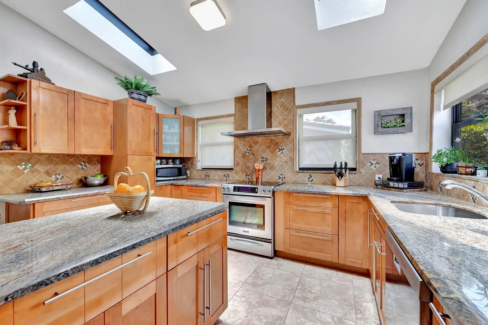 Picture of 2211 NE 34Th Court, Lighthouse Point, FL 33064