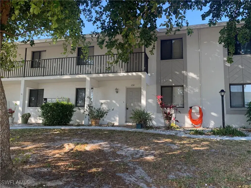 Picture of 815 Victoria Dr 108, Cape Coral, FL 33904