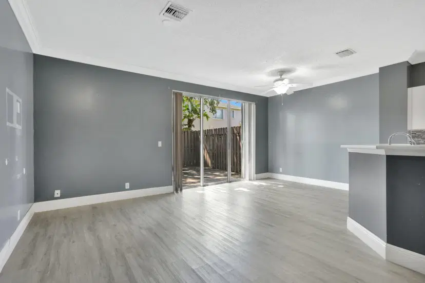 Picture of 839 NW 42 Place, Deerfield Beach, FL 33064