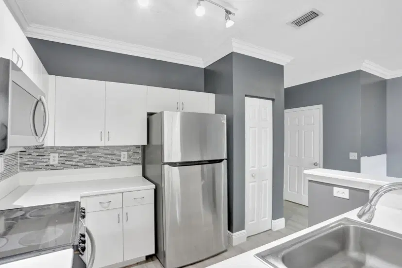 Picture of 839 NW 42 Place, Deerfield Beach, FL 33064