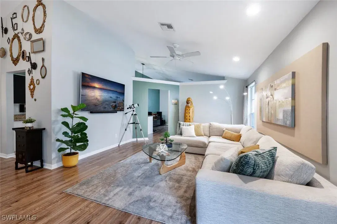Picture of 3166 Carriage Cir, Naples, FL 34105