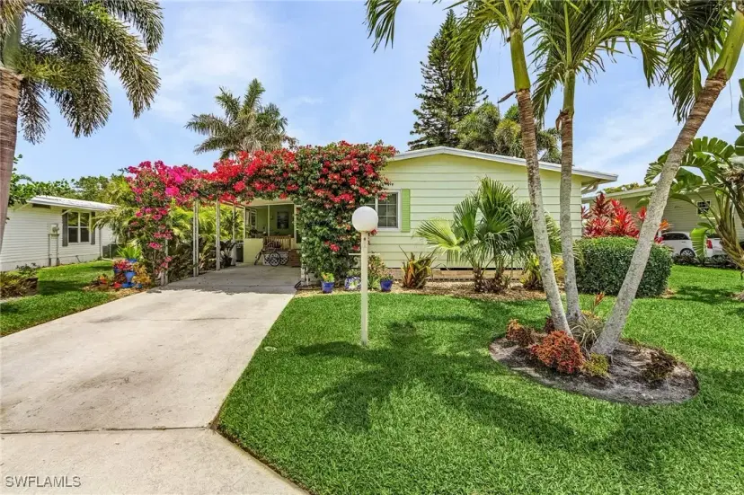 Picture of 604 Charlemagne Blvd, Naples FL 34112