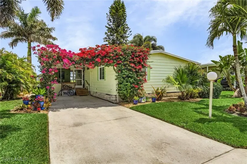 Picture of 604 Charlemagne Blvd, Naples FL 34112