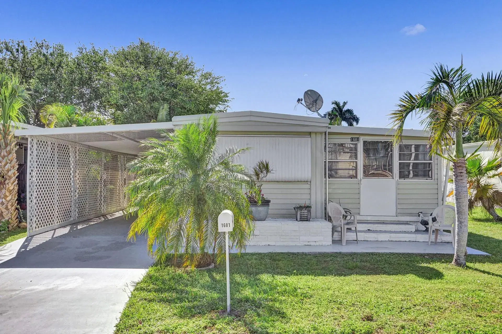 Picture of 1681 SW 83Rd Ter, Davie, FL 33324