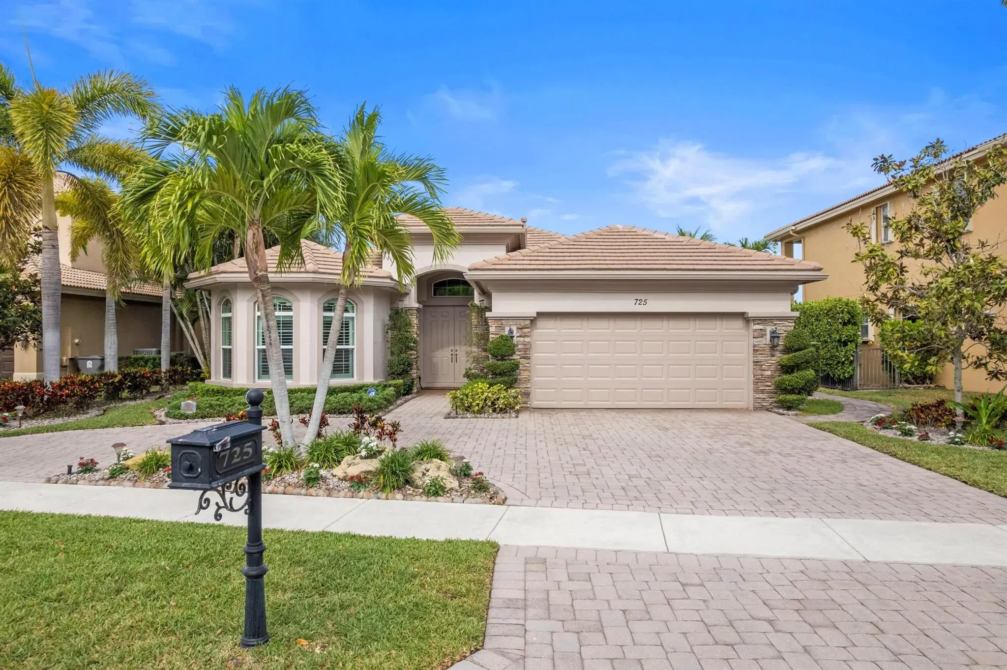 Picture of 725 Edgebrook Lane, West Palm Beach, FL 33411