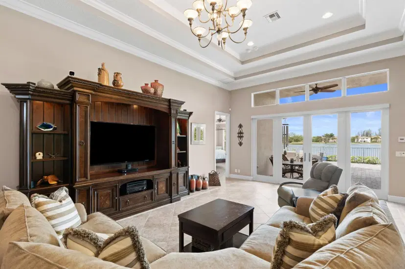 Picture of 725 Edgebrook Lane, West Palm Beach FL 33411