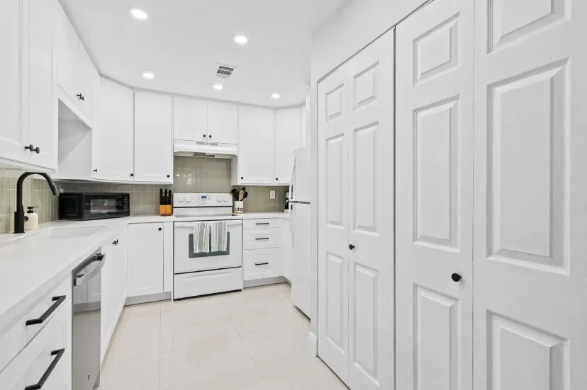 Picture of 8059 SW 17Th Pl 5-4, Davie FL 33324
