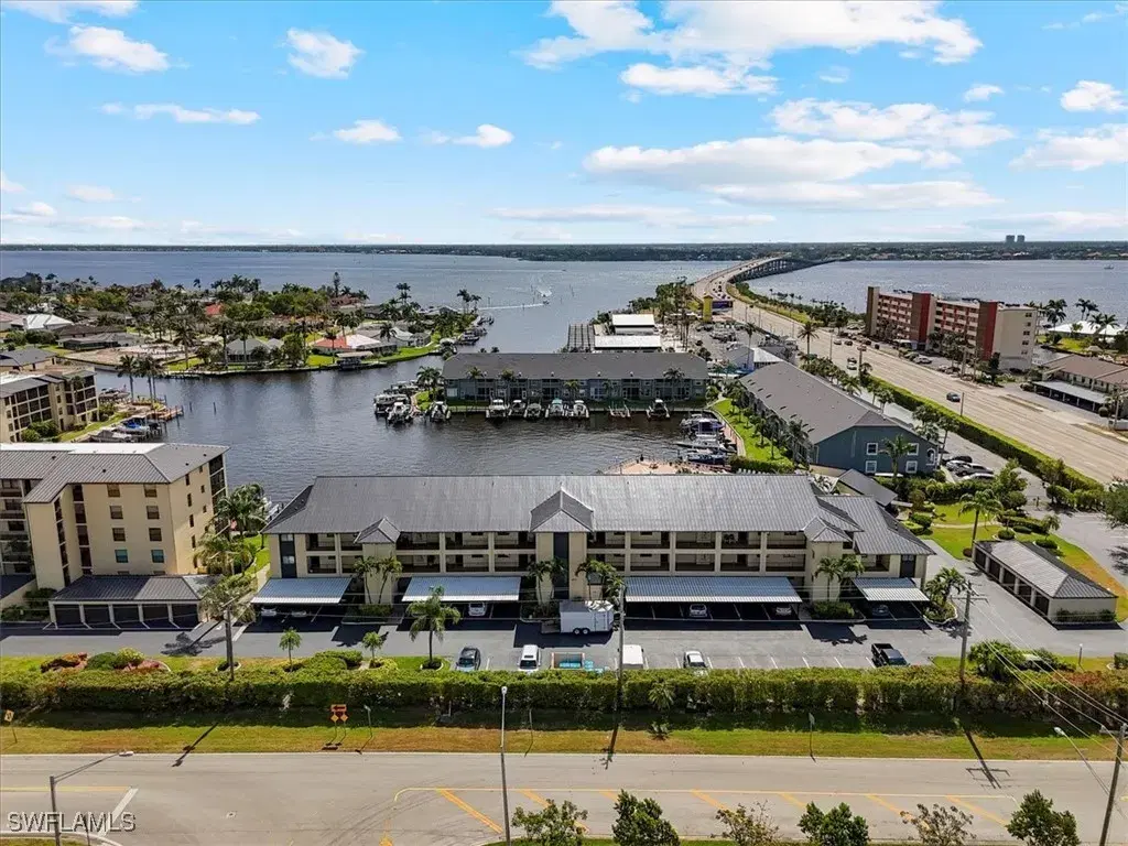 Picture of 4719 SE 17Th Pl 208, Cape Coral, FL 33904