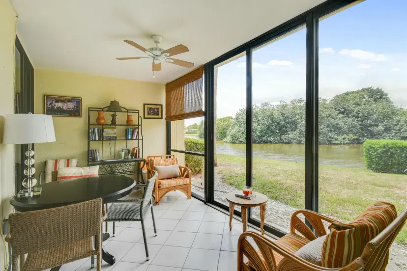Picture of 5250 Woodland Lakes Drive 128, Palm Beach Gardens FL 33418