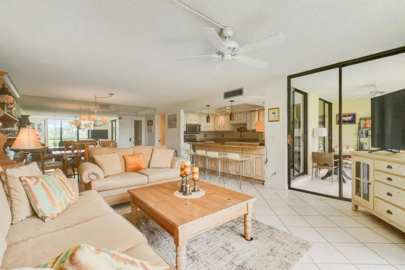 Picture of 5250 Woodland Lakes Drive 128, Palm Beach Gardens FL 33418