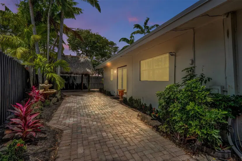 Picture of 140 NW 20Th St, Wilton Manors FL 33311