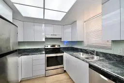 Picture of 2561 Boundbrook Boulevard 112, West Palm Beach, FL 33406
