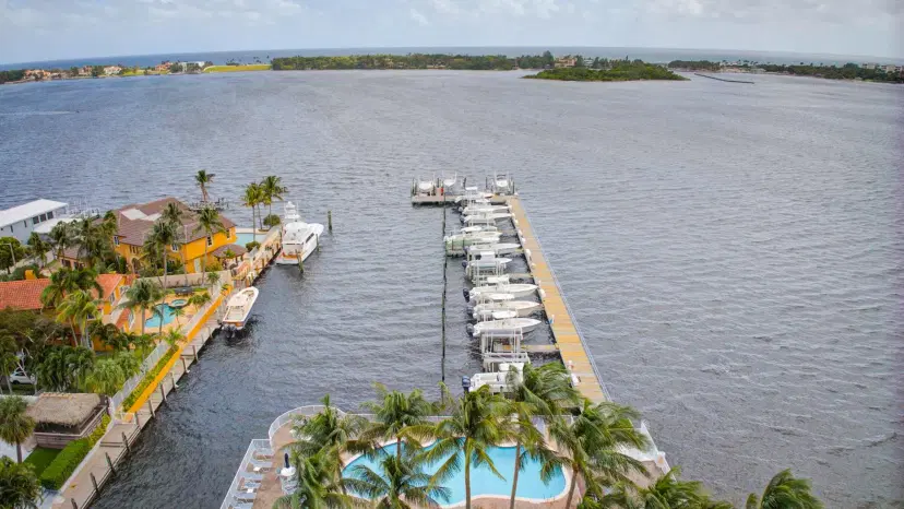 Picture of 132 Harbors Way Way, Boynton Beach FL 33435