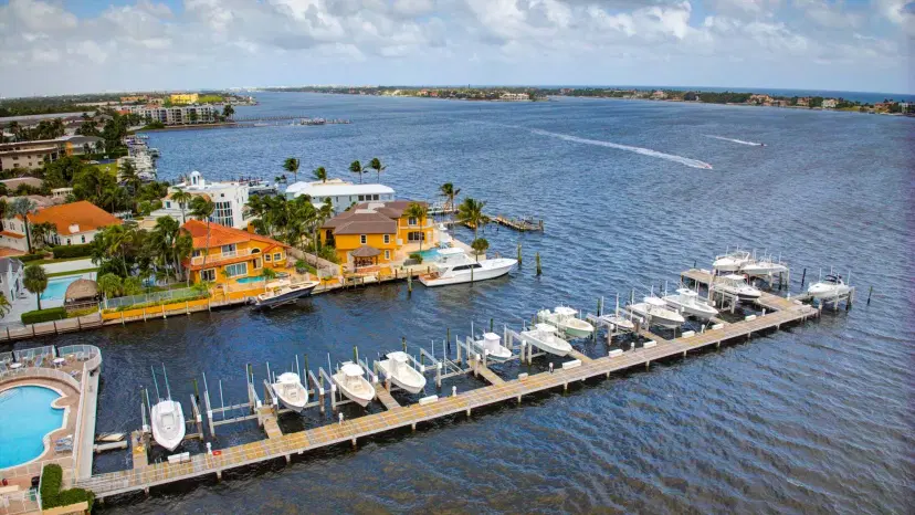 Picture of 132 Harbors Way Way, Boynton Beach FL 33435