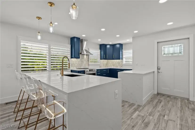 Picture of 270 Dundee Rd, Fort Myers Beach FL 33931