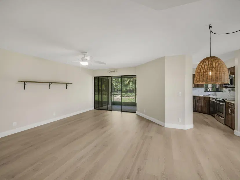 Picture of 2408 Aspen Way 2408, Boynton Beach FL 33436