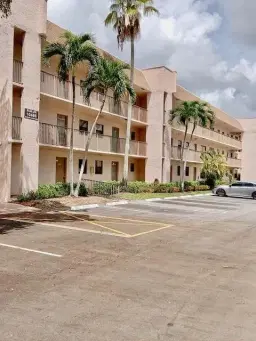 Picture of 10466 Sunrise Lakes Blvd 307, Sunrise, FL 33322