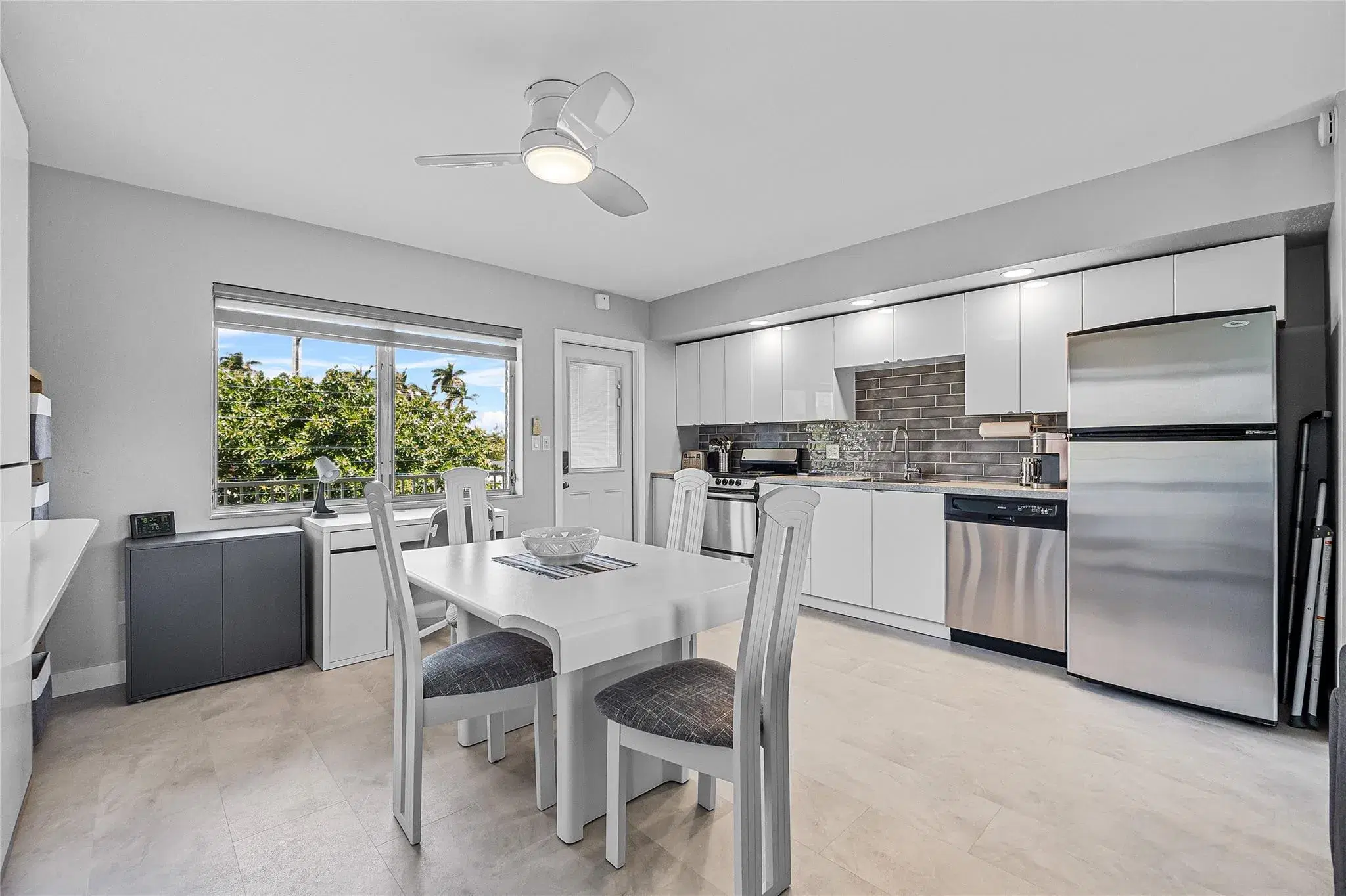 Picture of 223 S Federal Hwy 79, Dania Beach, FL 33004