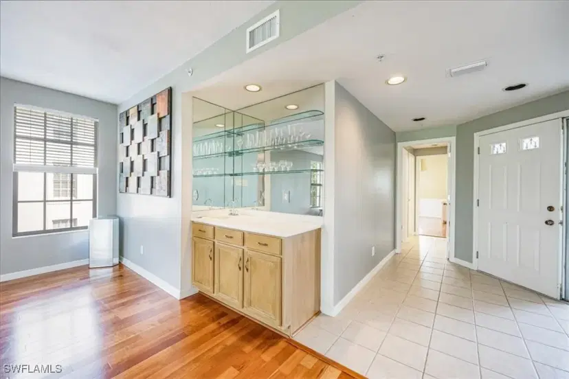 Picture of 782 Eagle Creek Dr 203, Naples, FL 34113