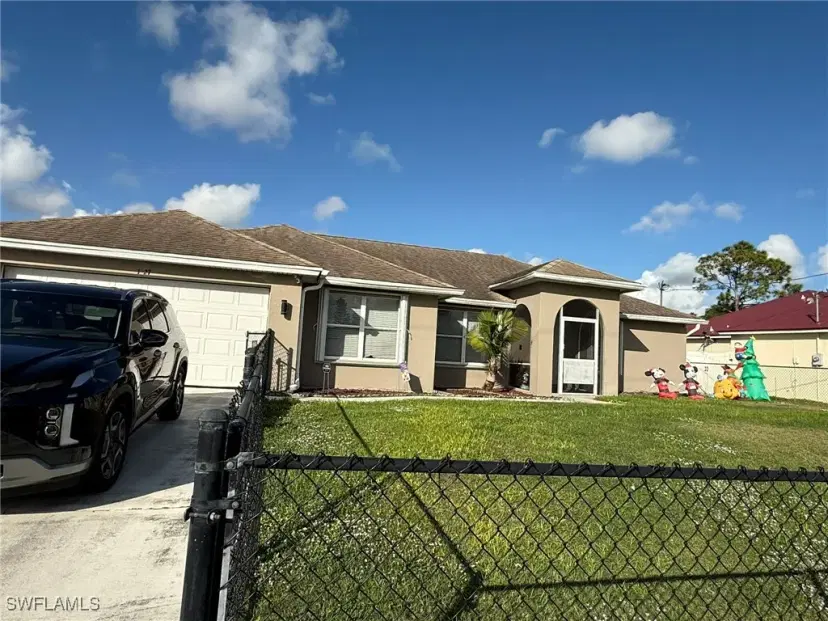 Picture of 1227 Damen St E, Lehigh Acres FL 33974