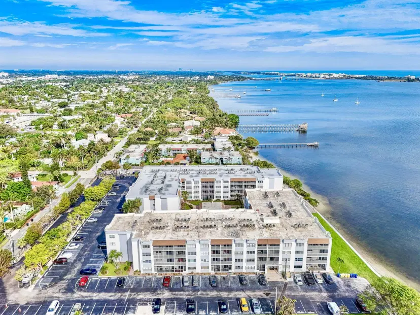 Picture of 1516 S Lakeside Drive # 312, Lake Worth Beach FL 33460