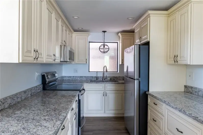 Picture of 14562 Riverside Dr, Fort Myers FL 33905