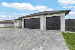 Picture of 806 Santa Barbara Blvd, Cape Coral, FL 33991