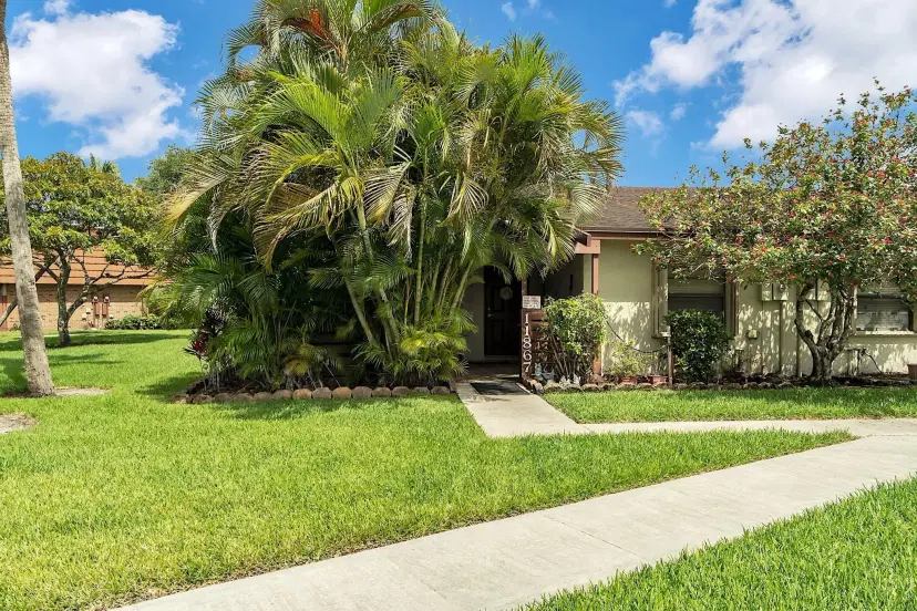Picture of 11867 SW 12 Pl, Davie FL 33325