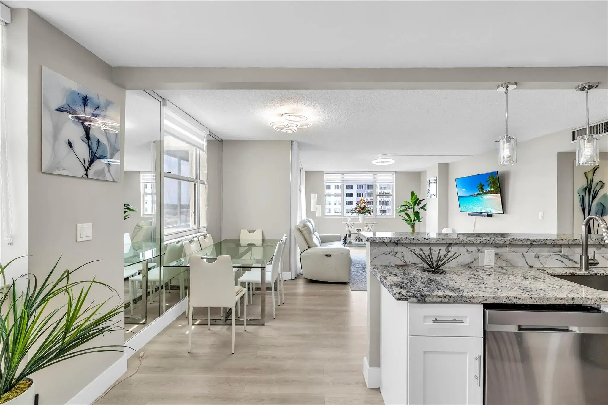 Picture of 4330 Hillcrest Dr 810, Hollywood, FL 33021