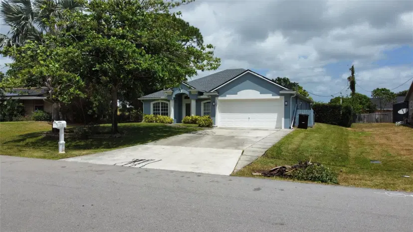 Picture of 135 SW Eyerly Ave, Port St Lucie FL 34983