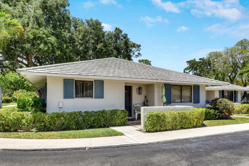 Picture of 901 Club Drive, Palm Beach Gardens FL 33418