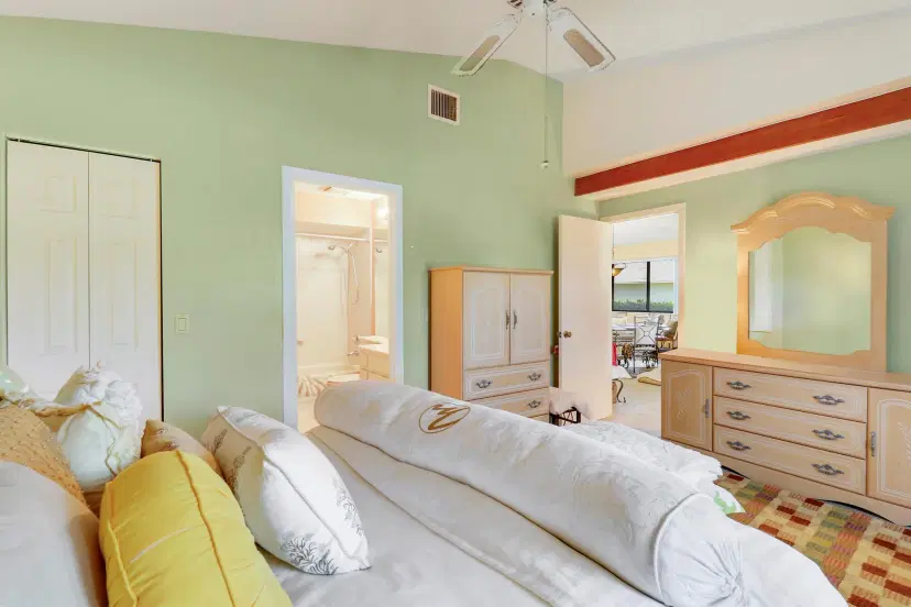 Picture of 901 Club Drive, Palm Beach Gardens FL 33418