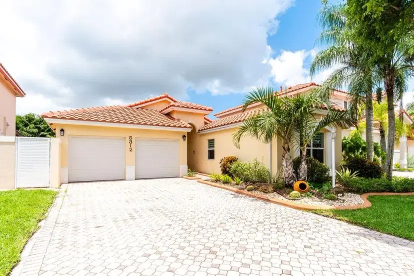 Picture of 5312 NW 106Th Ct, Doral FL 33178