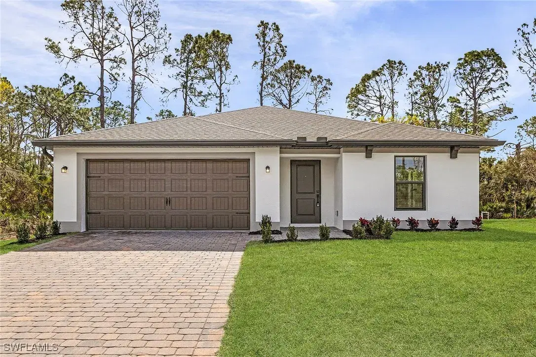 Picture of 828 Woodridge Cir, Fort Myers, FL 33913