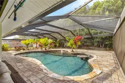 Picture of 2479 Pinewoods Cir 1, Naples, FL 34105