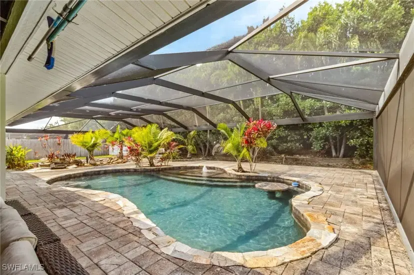 Picture of 2479 Pinewoods Cir 1, Naples FL 34105