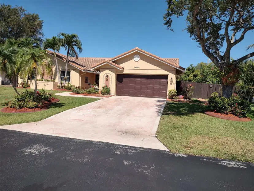 Picture of 15580 Winkfield Cir, Davie FL 33331