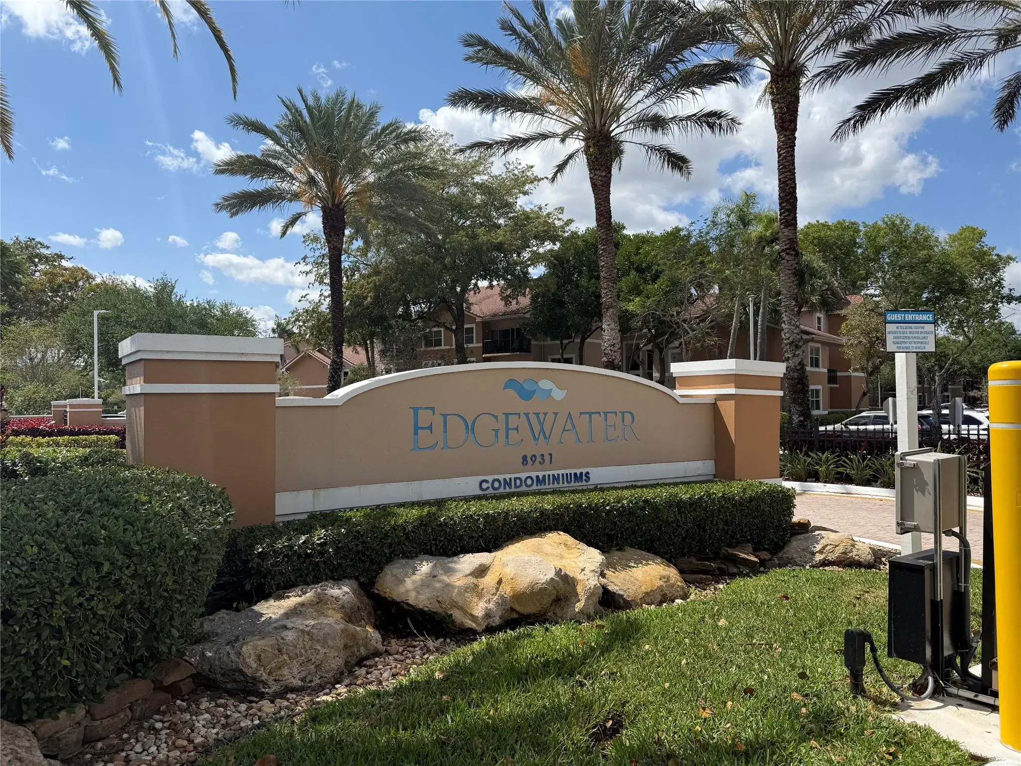 Picture of 9033 Wiles Rd 304, Coral Springs, FL 33067