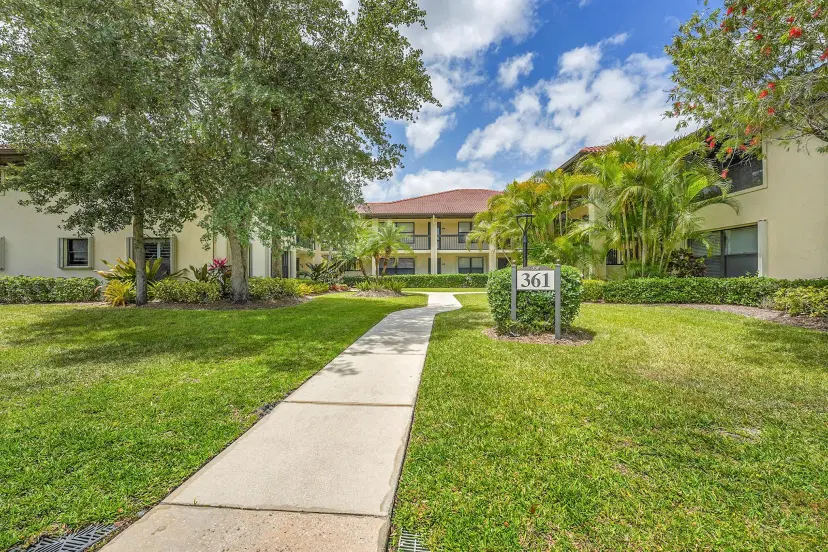 Picture of 361 SW South River Drive 103, Stuart FL 34997