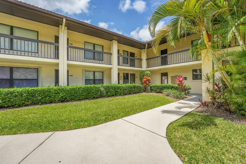Picture of 361 SW South River Drive 103, Stuart FL 34997
