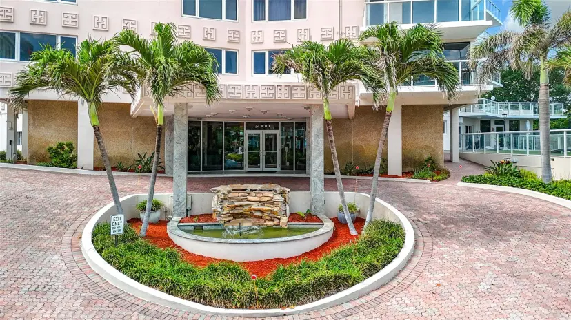 Picture of 3000 Holiday Dr 1104, Fort Lauderdale FL 33316