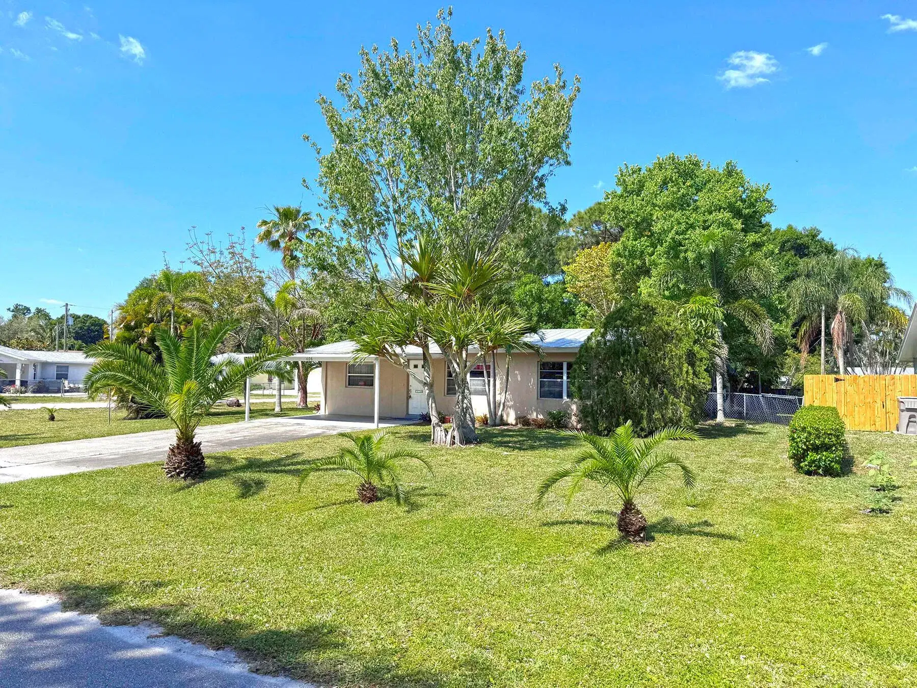 Picture of 605 14Th Avenue, Vero Beach, FL 32962