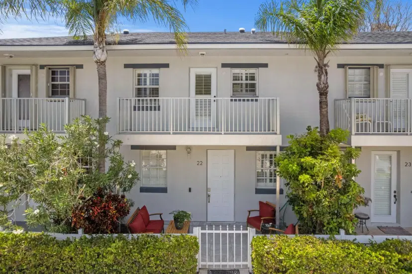 Picture of 328 W Pine Street 22, Lantana FL 33462