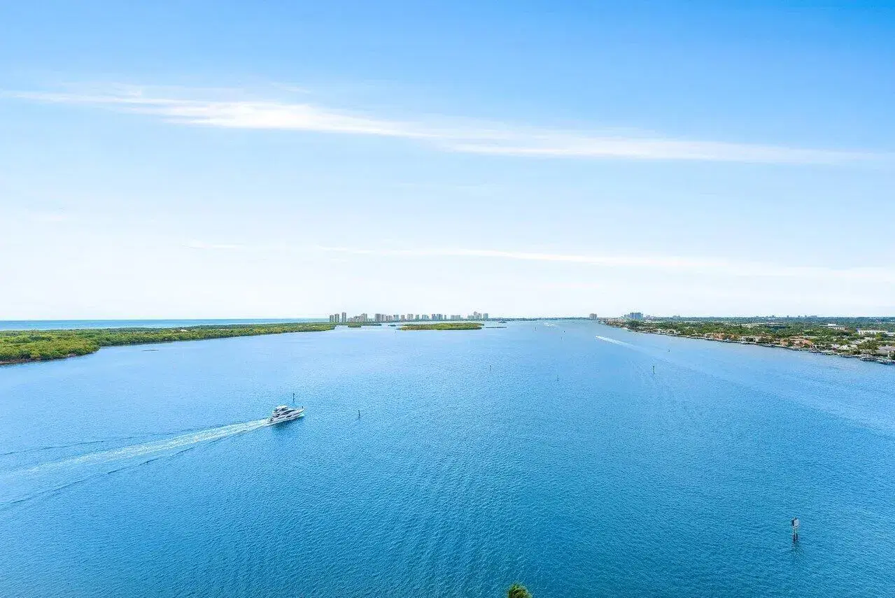 Picture of 100 Lakeshore Drive 1557, North Palm Beach, FL 33408