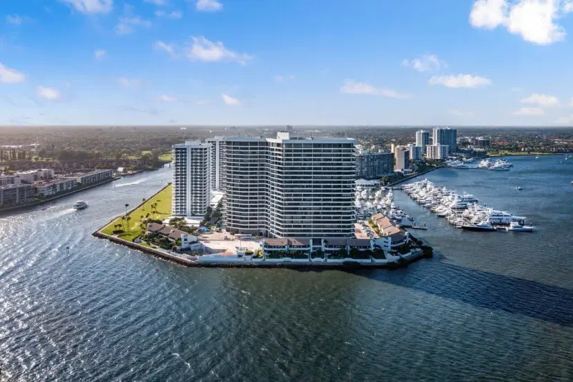 Picture of 100 Lakeshore Drive 1557, North Palm Beach FL 33408