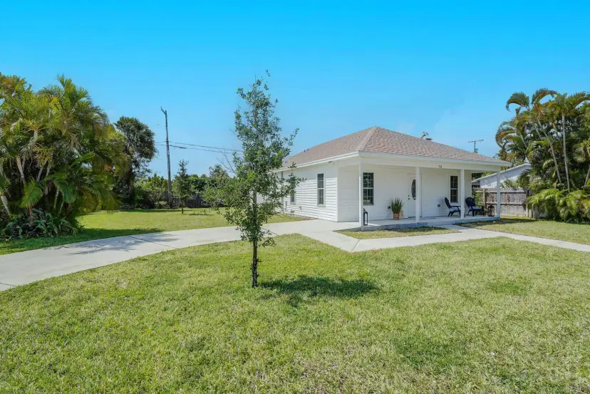 Picture of 532 Harbour Road, North Palm Beach FL 33408