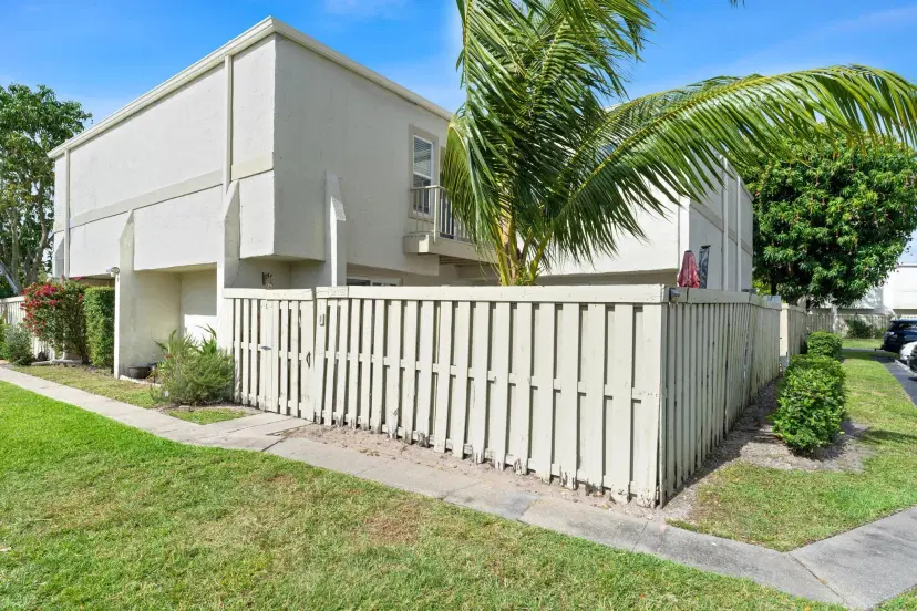 Picture of 12128 Regal Court E, Wellington FL 33414