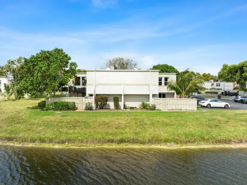 Picture of 12128 Regal Court E, Wellington FL 33414